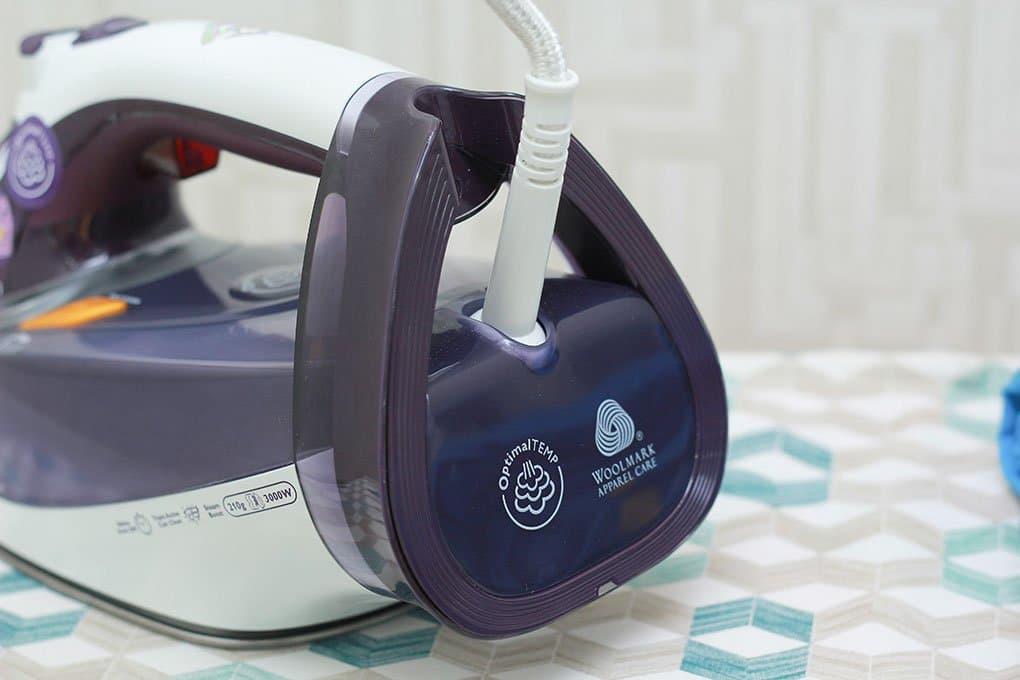 Ảnh Bàn là hơi nước Philips Perfec care GC4928 3000W