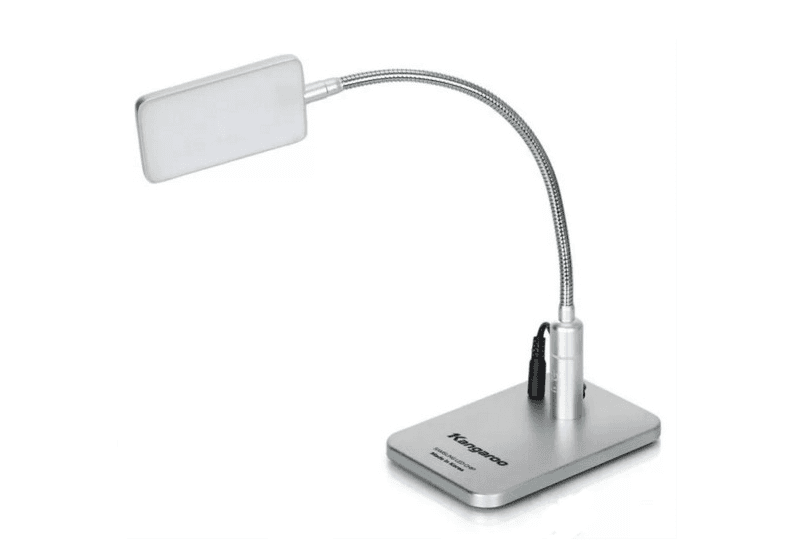 Đèn LED Kangaroo chống cận thị KG730
