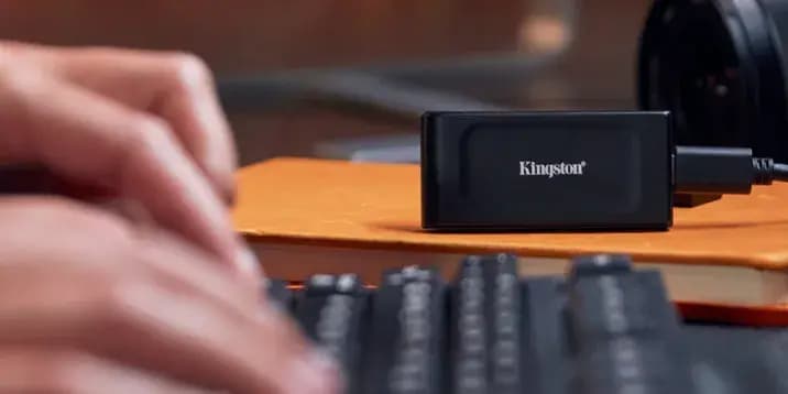 Ảnh SSD gắn ngoài Kingston XS1000 2TB USB3.2 Gen 2